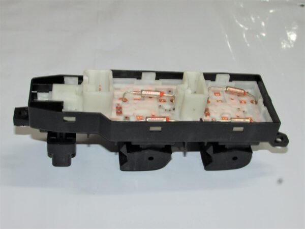 Power Window Switch Front Right Side Compatible for Etios (12.2010-09.2014) / Etios Cross (04.2014-04.2020) / Etios Liva (06.2011-04.2016) Model - Image 6